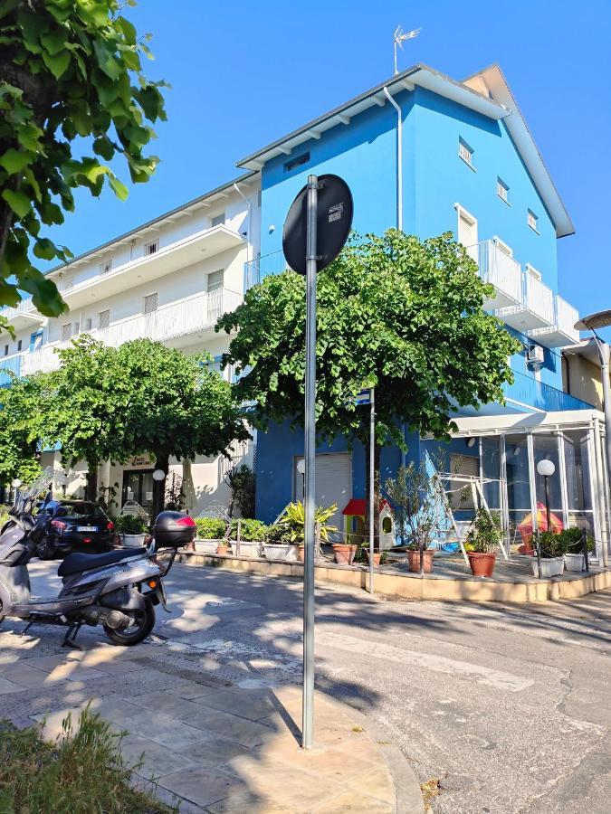Hotel Marittimo Римини Экстерьер фото