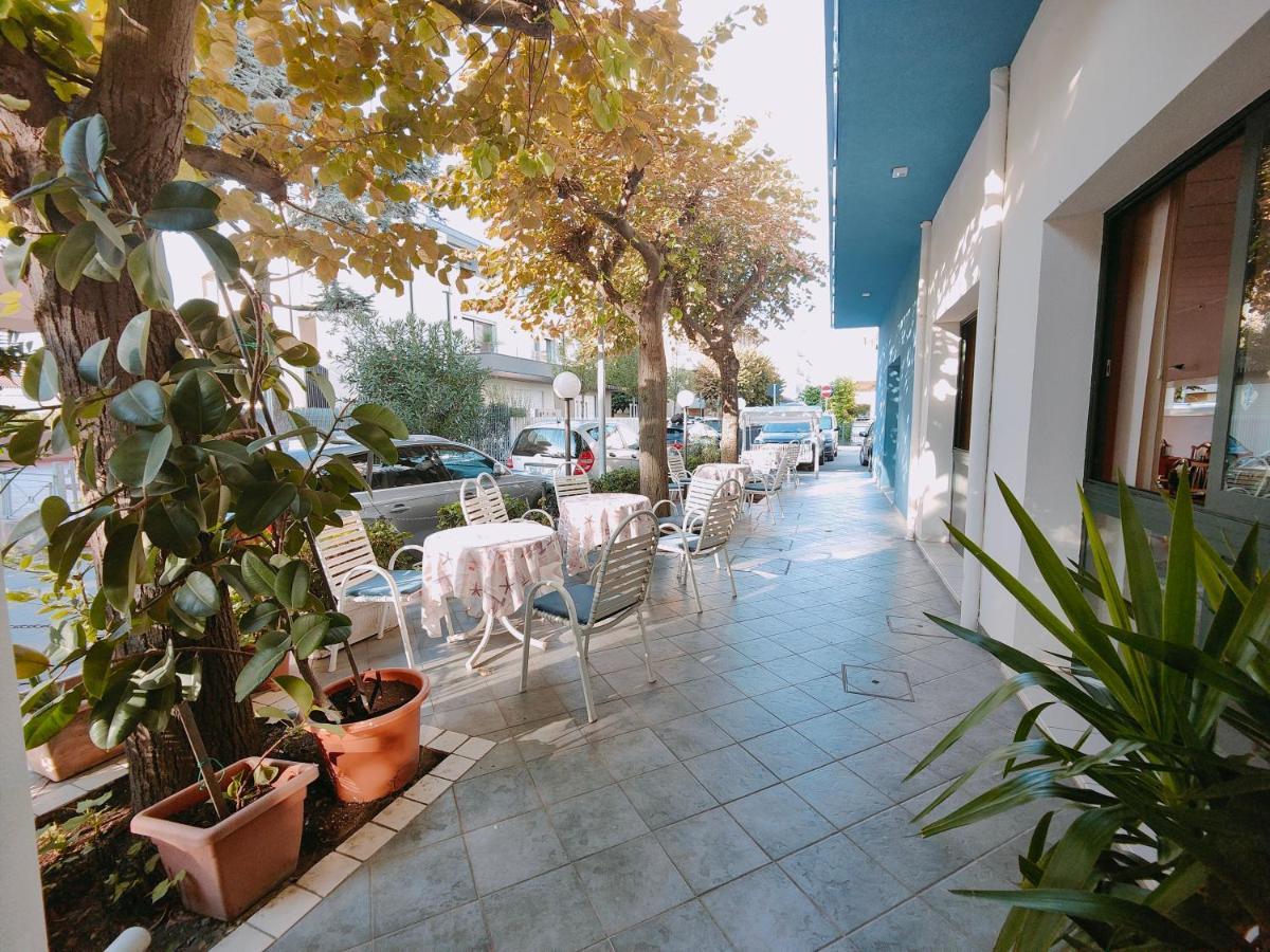 Hotel Marittimo Римини Экстерьер фото