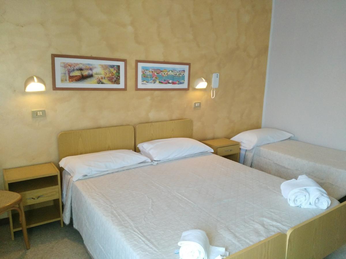 Hotel Marittimo Римини Экстерьер фото