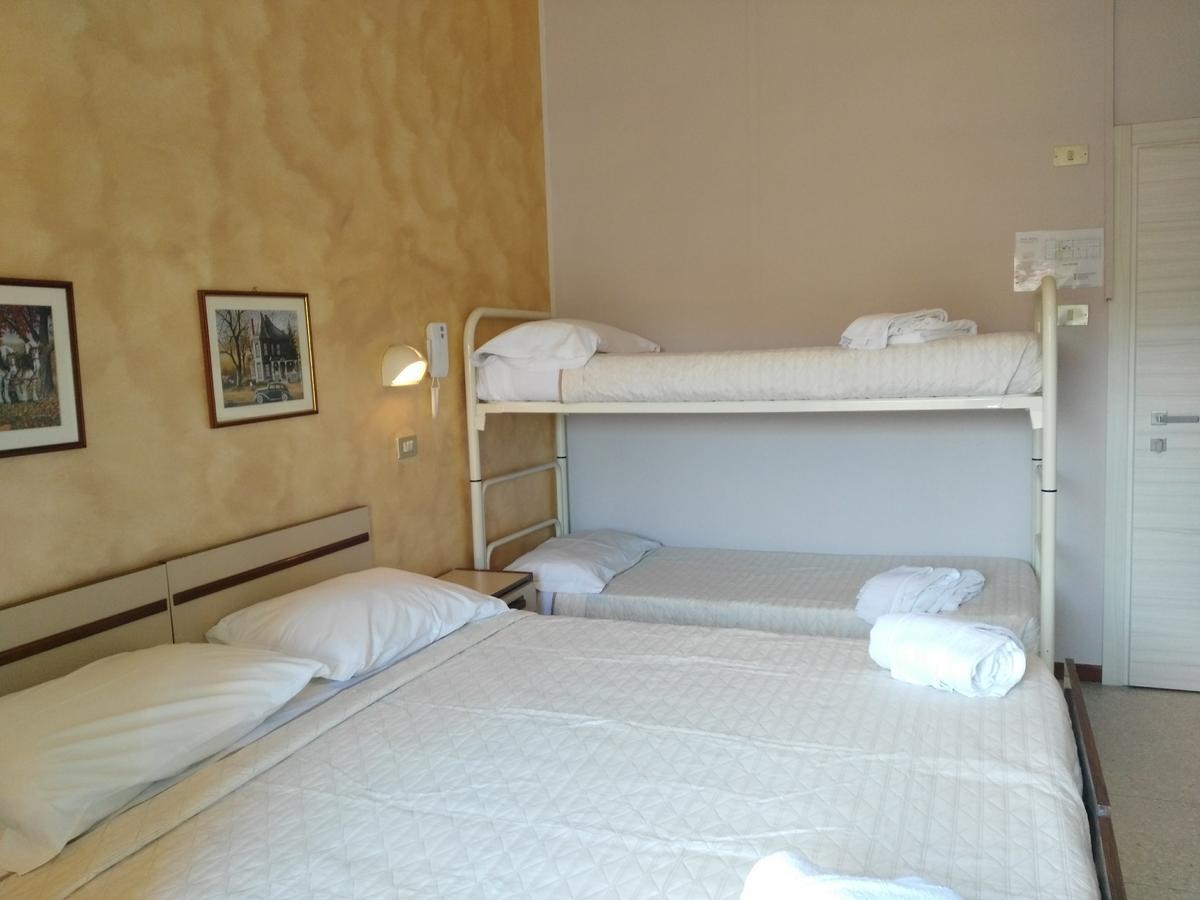 Hotel Marittimo Римини Экстерьер фото