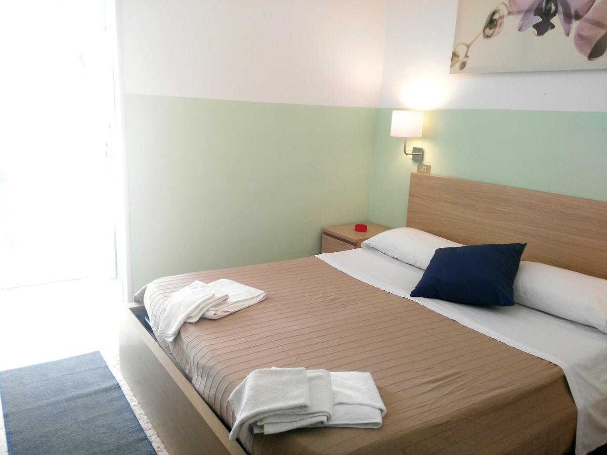 Hotel Marittimo Римини Экстерьер фото