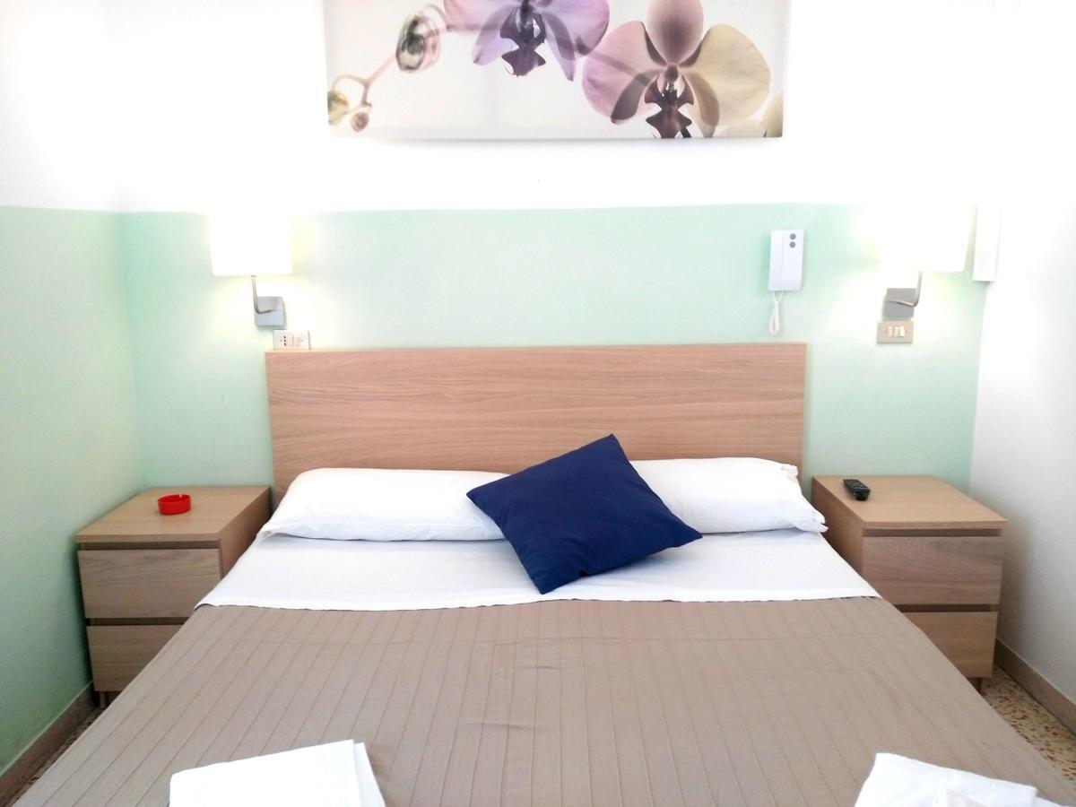 Hotel Marittimo Римини Экстерьер фото