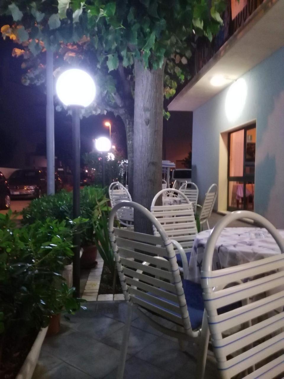 Hotel Marittimo Римини Экстерьер фото