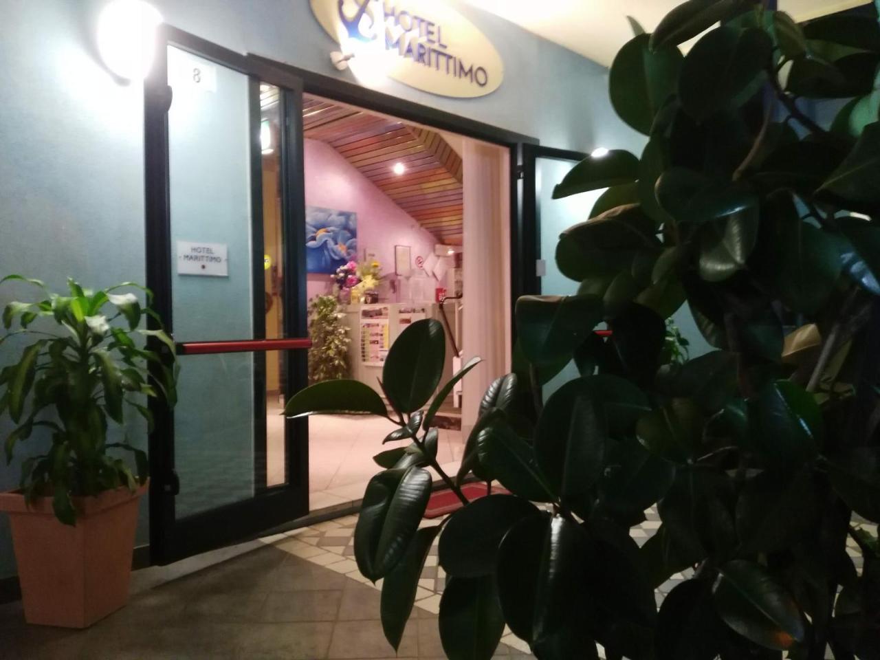Hotel Marittimo Римини Экстерьер фото