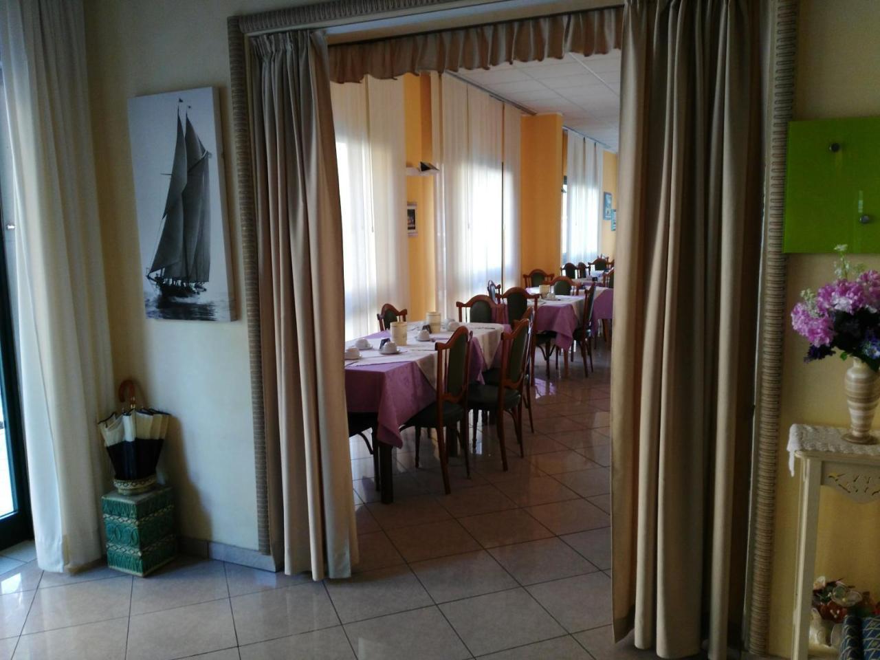 Hotel Marittimo Римини Экстерьер фото